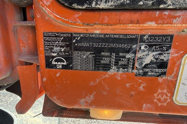 Sweeper truck MAN 19.364 FLC 4x2 Kehrmaschine Hecksauger