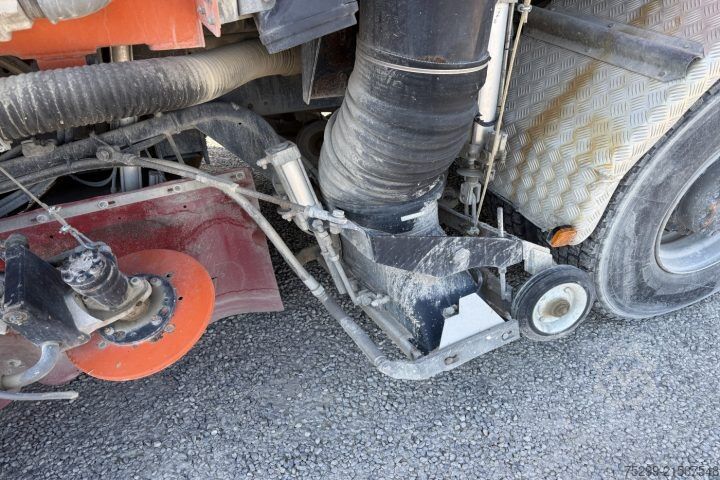 Sweeper truck MAN 19.364 FLC 4x2 Kehrmaschine Hecksauger