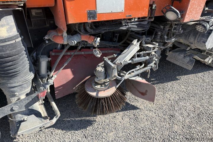 Sweeper truck MAN 19.364 FLC 4x2 Kehrmaschine Hecksauger