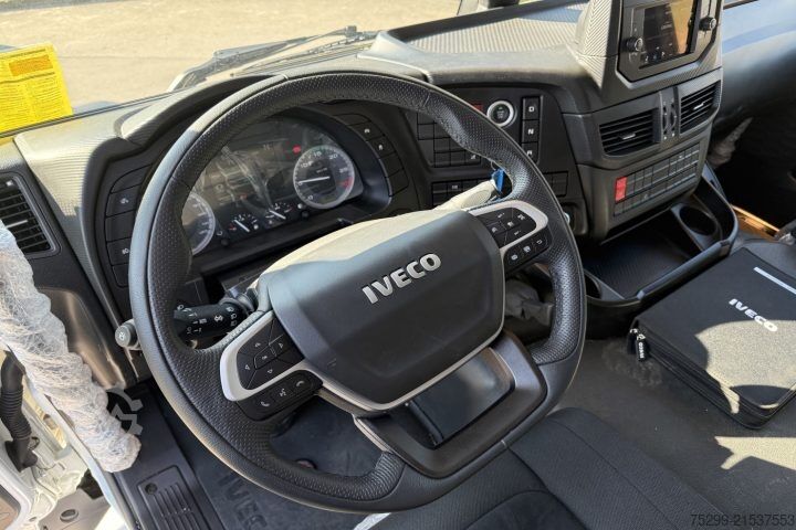 Standard tractor unit Iveco AT440S34T/P S-Way Retarder 400 km