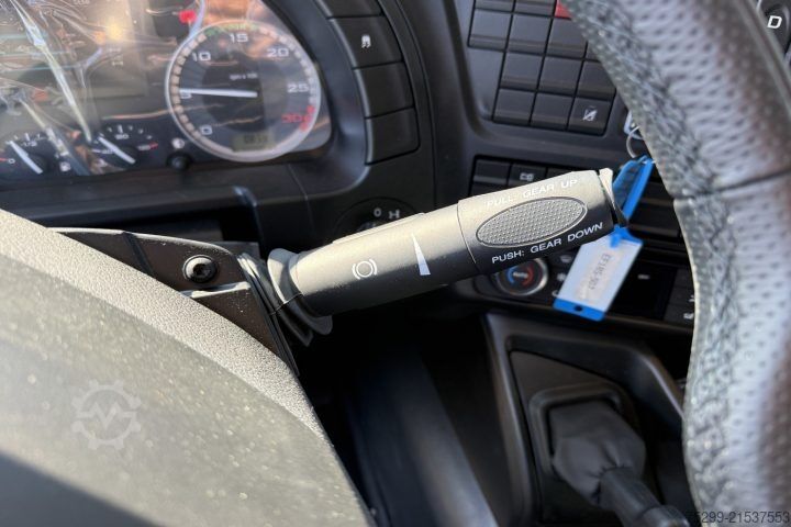 Standard tractor unit Iveco AT440S34T/P S-Way Retarder 400 km