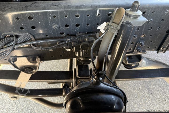 Standard tractor unit Iveco AT440S34T/P S-Way Retarder 400 km