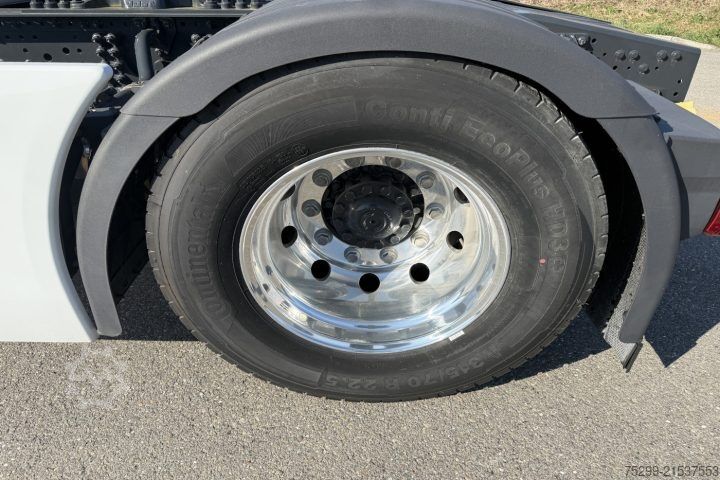 Standard tractor unit Iveco AT440S34T/P S-Way Retarder 400 km