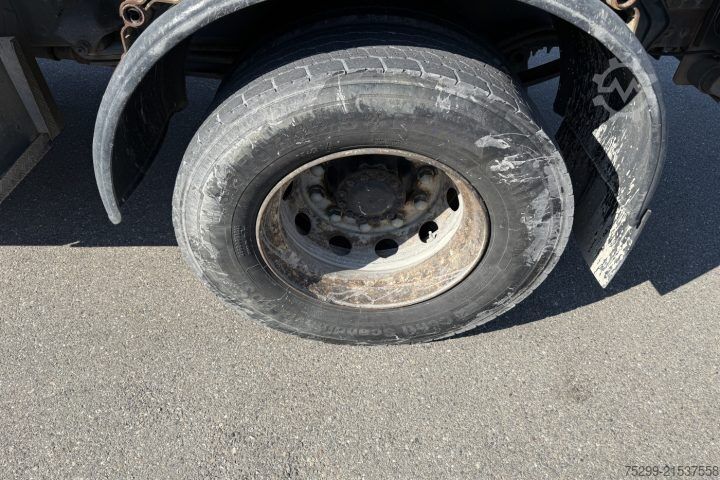 Truck mounted crane Volvo FM9-300 4x2 HMF 1223 K3 / Swiss-Vehicle