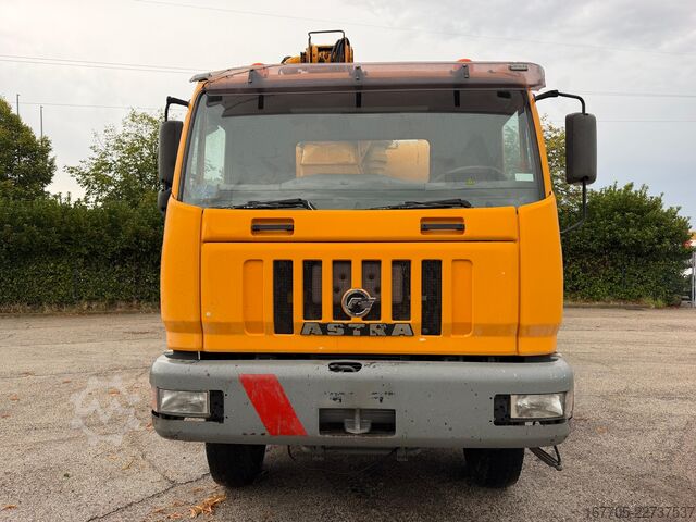 Betonpumpen-LKW Astra HD7 84.42