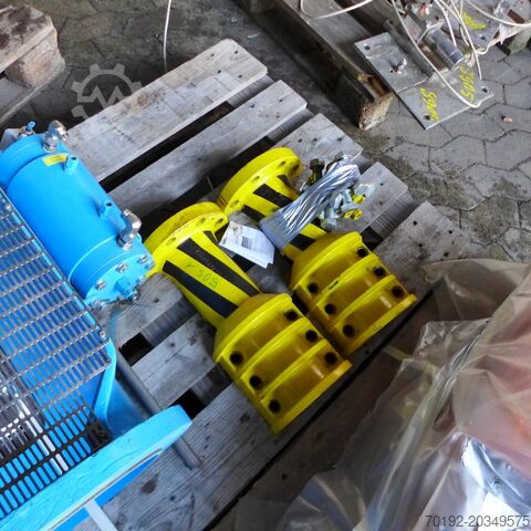 3,690-liter heatable/coolable reactor made of V4A with anchor agitator. HANAG 8756