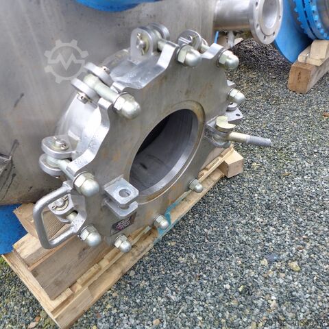 3,690-liter heatable/coolable reactor made of V4A with anchor agitator. HANAG 8756