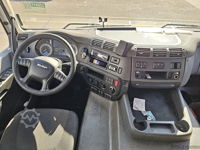 Standard-SZM DAF CF 400 SPACECAB ENGINE BROK