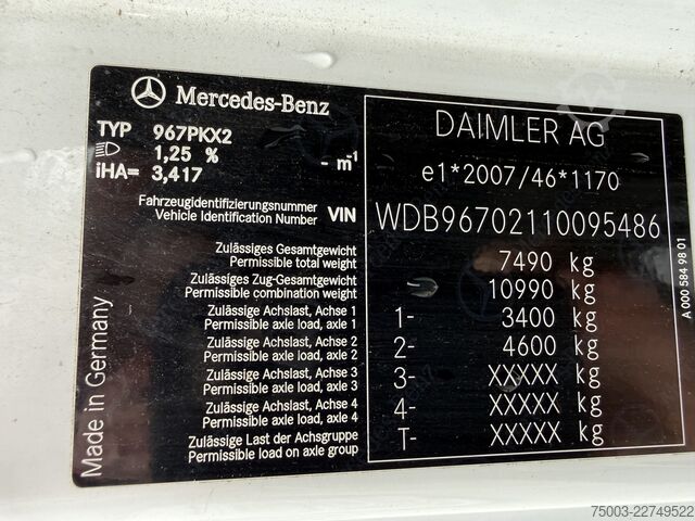 Transporter mit Koffer Mercedes-Benz Atego 816 L