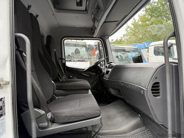 Transporter mit Koffer Mercedes-Benz Atego 816 L