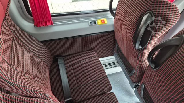 Kleinbus MERCEDES-BENZ Sprinter 517 Heckniederflur Vorlauffahrzeug
