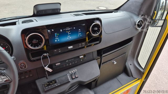 Kleinbus MERCEDES-BENZ Sprinter 517 Heckniederflur Vorlauffahrzeug