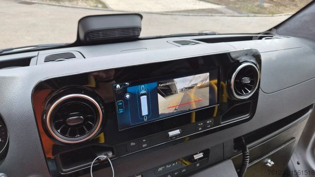 Kleinbus MERCEDES-BENZ Sprinter 517 Heckniederflur Vorlauffahrzeug