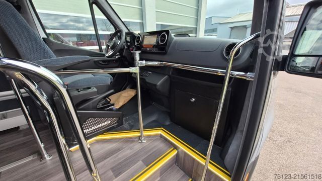 Kleinbus MERCEDES-BENZ Sprinter 517 Heckniederflur Vorlauffahrzeug