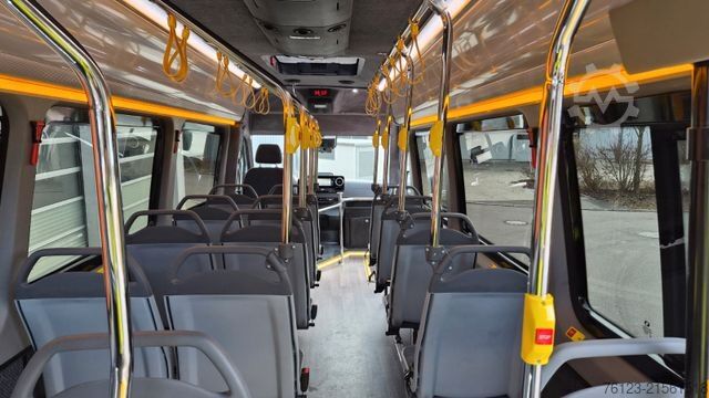 Kleinbus MERCEDES-BENZ Sprinter 517 Heckniederflur Vorlauffahrzeug