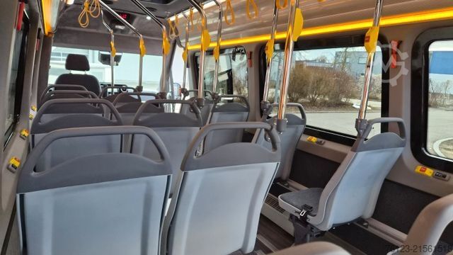 Kleinbus MERCEDES-BENZ Sprinter 517 Heckniederflur Vorlauffahrzeug