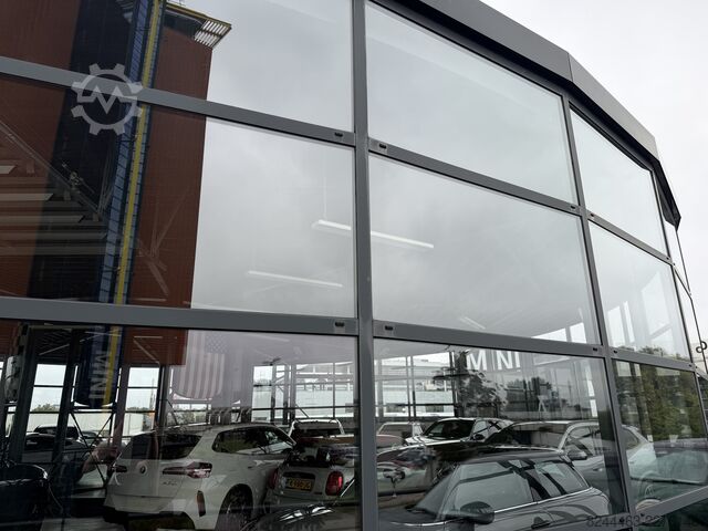 Showroom (approx. 460 m²)  