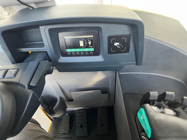 Schubmaststapler Jungheinrich ETM 214 Li-ion/ Camera/ drive-in