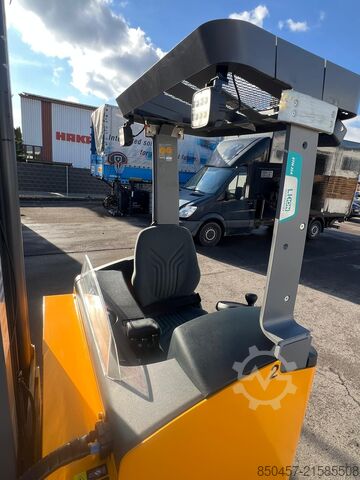 Reach Trucks Jungheinrich ETM 214 Li-ion/ Camera/ drive-in