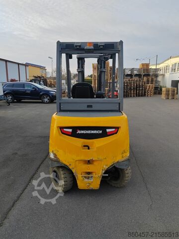 Elektrisch – 4 Räder Jungheinrich EFG 535k 3.5t/ 5m/ 2424mh/ 4v