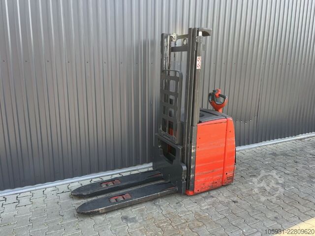 Pedestrian Stacker Linde L20