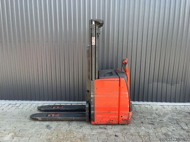 Pedestrian Stacker Linde L20