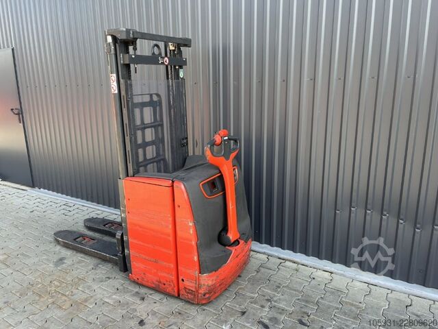 Pedestrian Stacker Linde L20