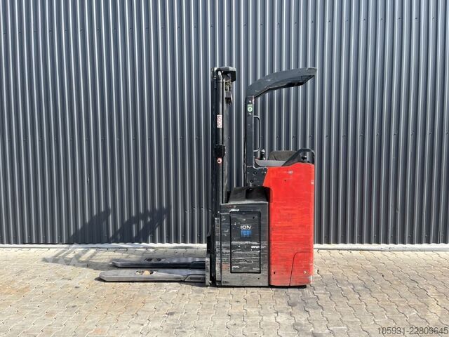 Stacker sit on Linde L16R