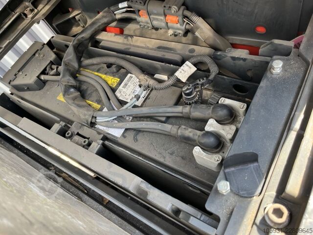 Stacker sit on Linde L16R