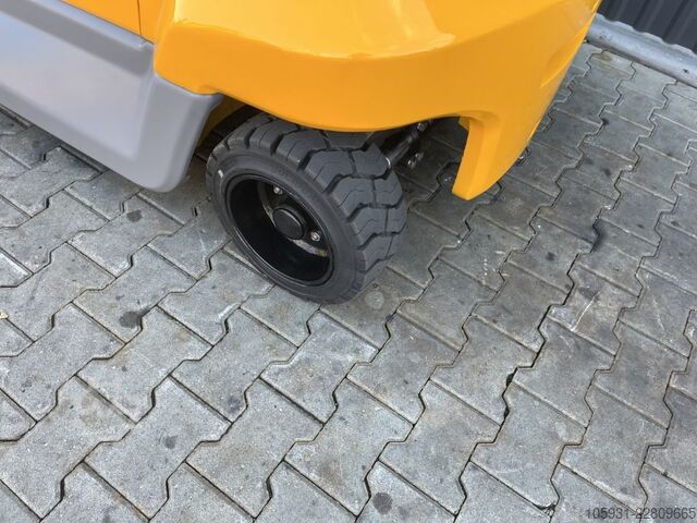 Electric 4-wheel forklift Jungheinrich EFGBC330