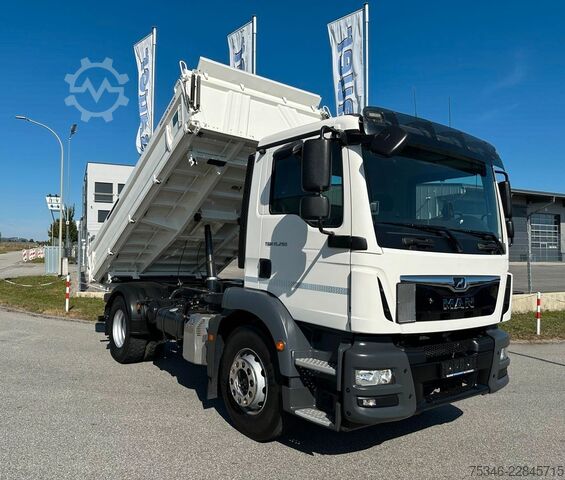 Three-sided tipper truck MAN TGM 15.290/Kipper/4x2/NL7,7 To/AHK/Nur55 tkm/Top