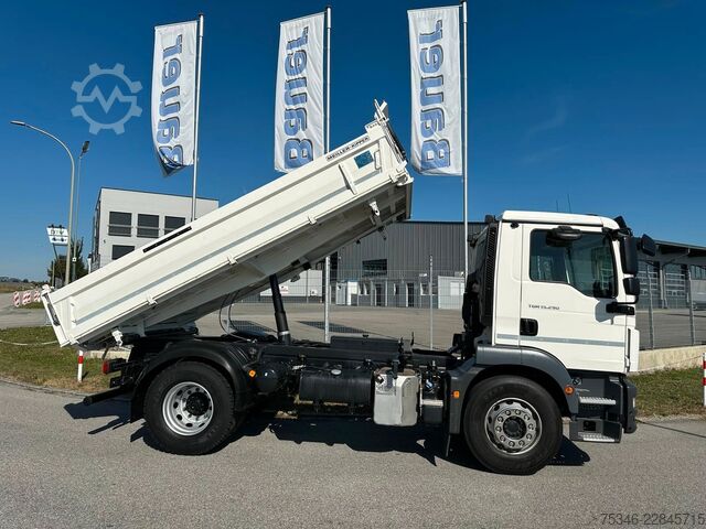 Three-sided tipper truck MAN TGM 15.290/Kipper/4x2/NL7,7 To/AHK/Nur55 tkm/Top