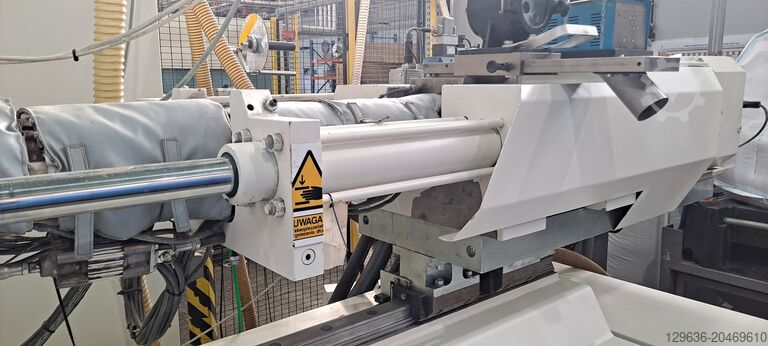 Injection molding machine BATTENFELD HM300/1300