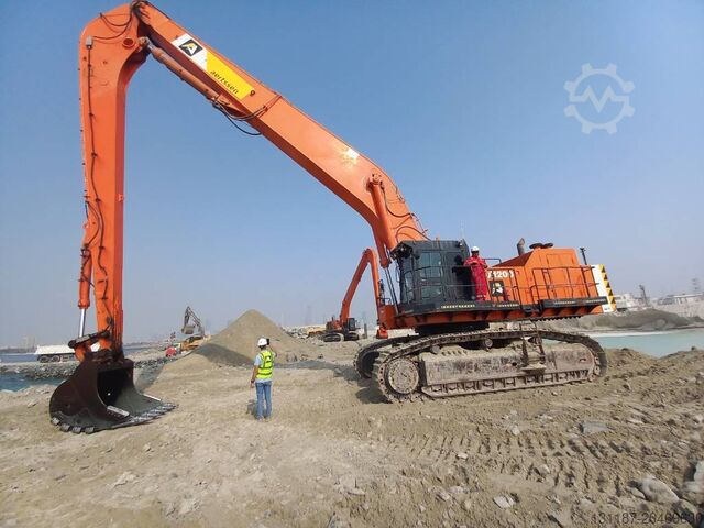 Long reach excavator Hitachi EX 1200-6 Longreach 28m (Abu Dhabi)