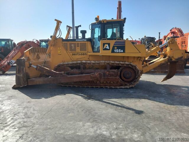 Planiermaschine Komatsu D155A-6R (4 pcs available for sale in Abu Dhabi)