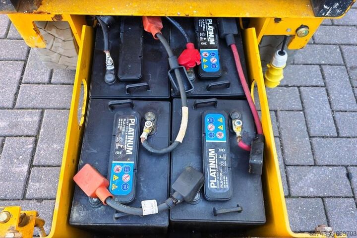 Scissor lift Haulotte Compact 8 Electric, 8.2m Working Height, 350kg Cap
