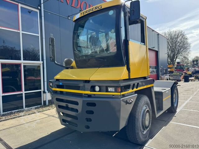 Terminal-Traktor Terberg RT 382