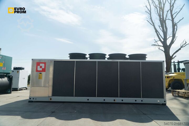 Kaltwassersatz/Wärmepumpe New Industrial Сhiller/Heat pump CLIMAVENETA 311/327 kW | With warranty