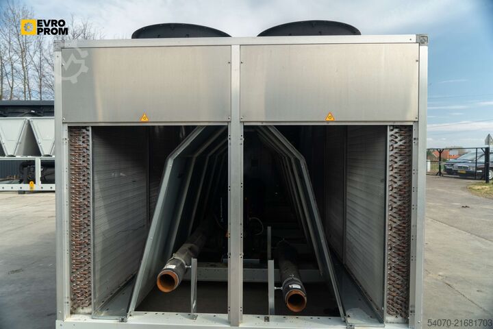 Kaltwassersatz/Wärmepumpe New Industrial Сhiller/Heat pump CLIMAVENETA 311/327 kW | With warranty