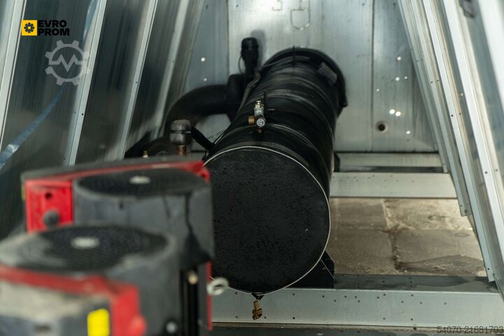 Kaltwassersatz/Wärmepumpe New Industrial Сhiller/Heat pump CLIMAVENETA 311/327 kW | With warranty