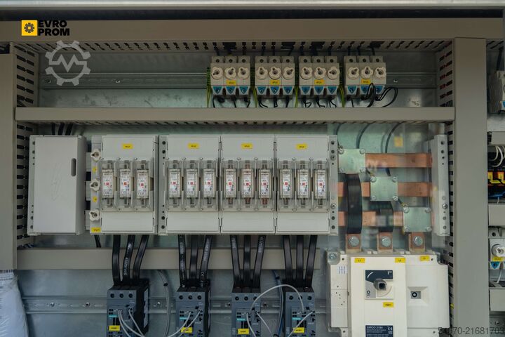 Kaltwassersatz/Wärmepumpe New Industrial Сhiller/Heat pump CLIMAVENETA 311/327 kW | With warranty