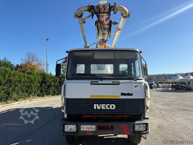Betonpumpen-LKW Iveco Magirus 330