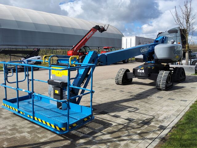 Raupenbühne Genie S-45 TraX