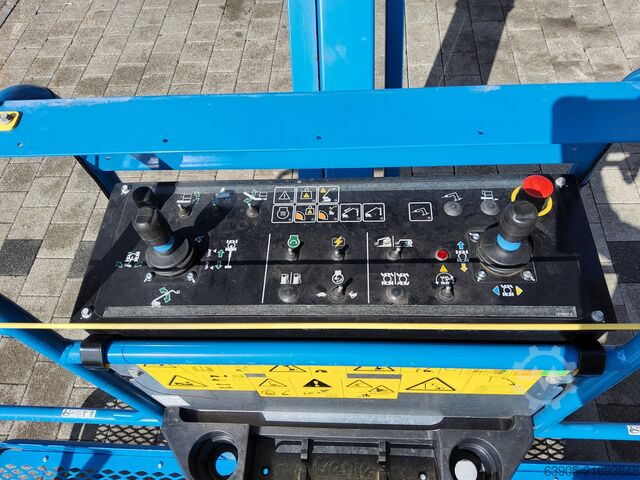 Raupenbühne Genie S-45 TraX