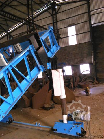 Construction machine Canal paver smooth