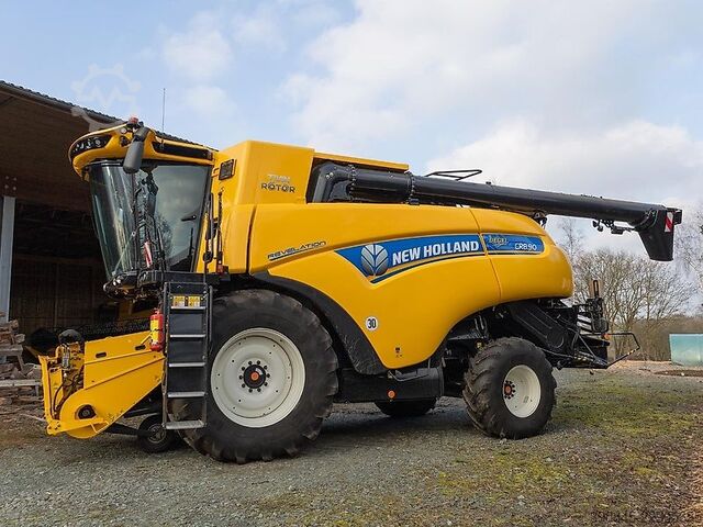 Combine harvester New Holland CR 8.90