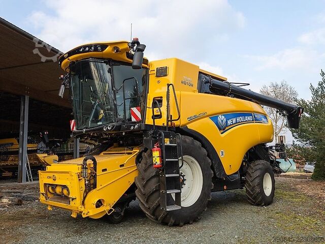 Combine harvester New Holland CR 8.90