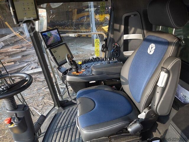 Combine harvester New Holland CR 8.90