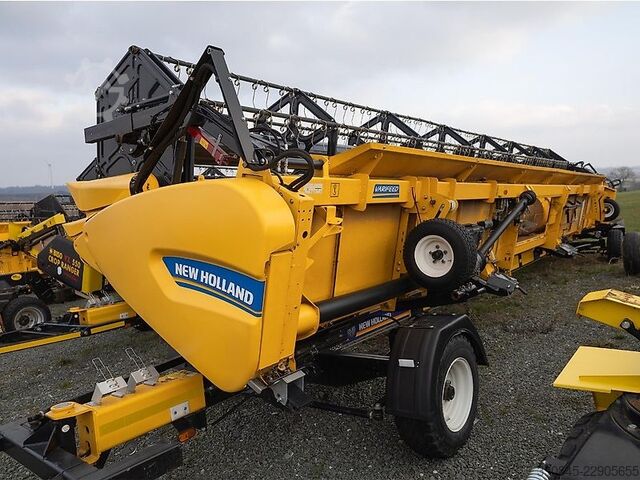 Combine harvester New Holland CR 8.90