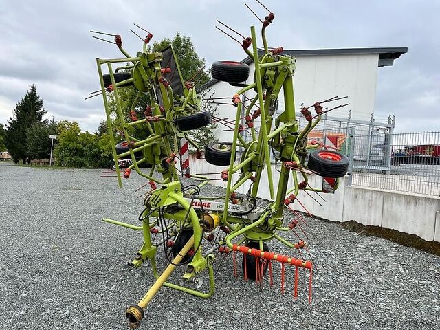 Hay technology Claas Volto 870